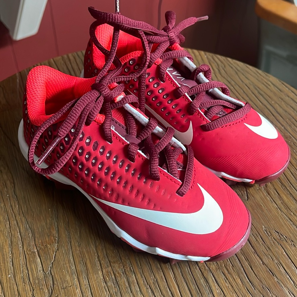 Nike vapor fastflex cleats. Size 10C. Red/white. Great condition!